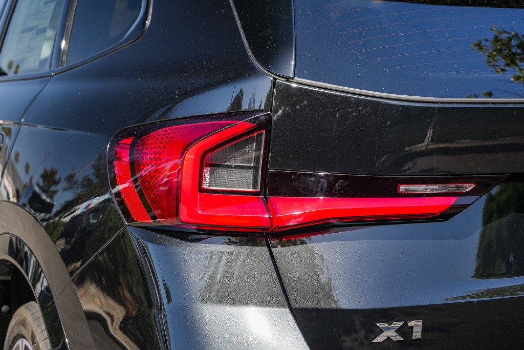 New 2027 BMW X1 M35i AWD/4WD image 7