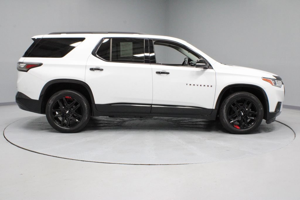 Used 2021 Chevrolet Traverse Premier w/ Redline Edition AWD/4WD image 6