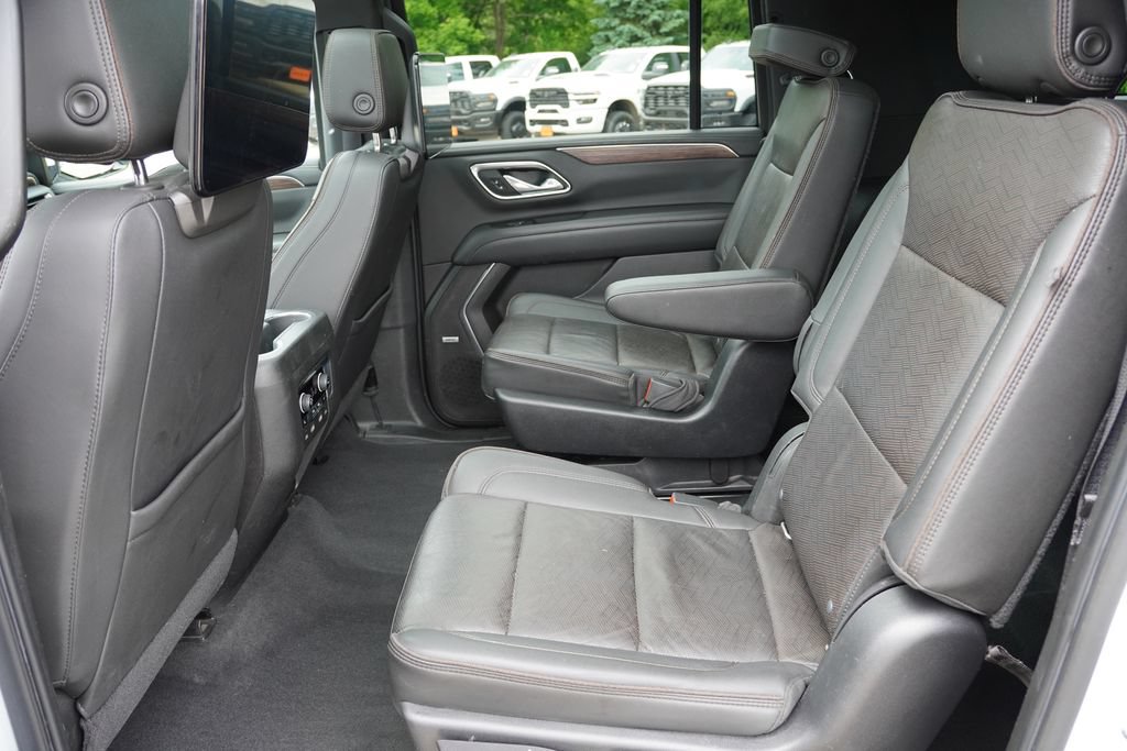 Used 2021 Chevrolet Suburban High Country w/ Premium Package AWD/4WD image 18
