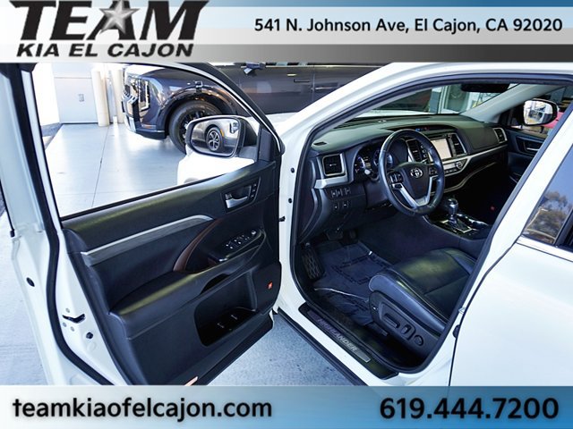 Used 2019 Toyota Highlander Limited FWD image 44