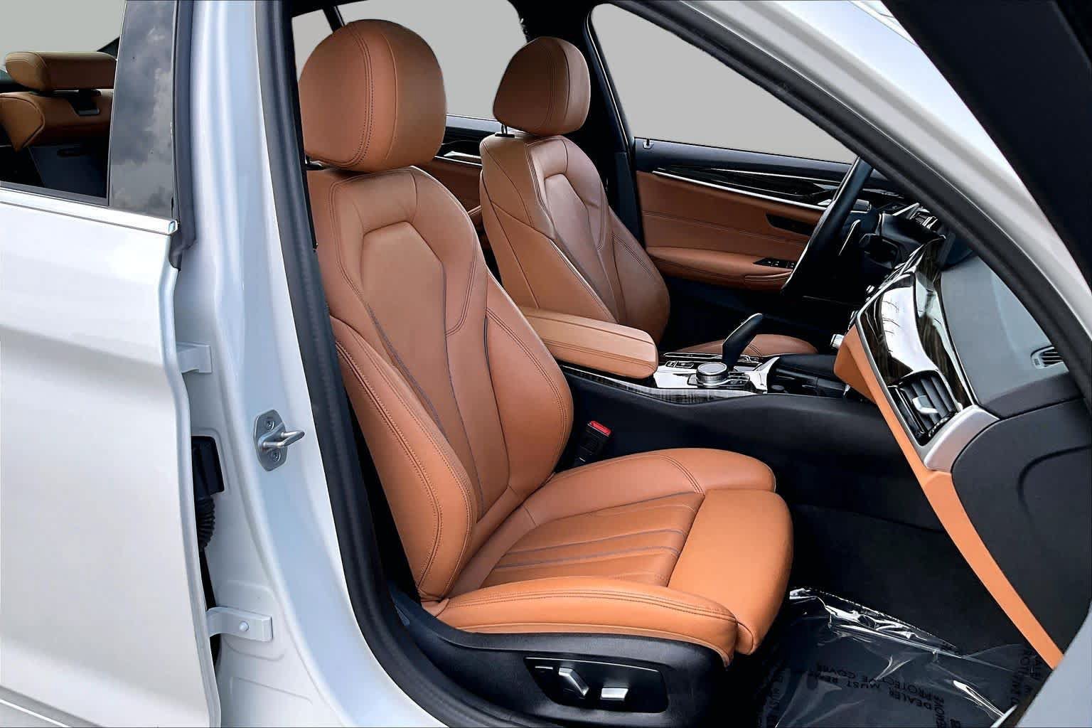 Used 2023 BMW 530i xDrive AWD/4WD image 9
