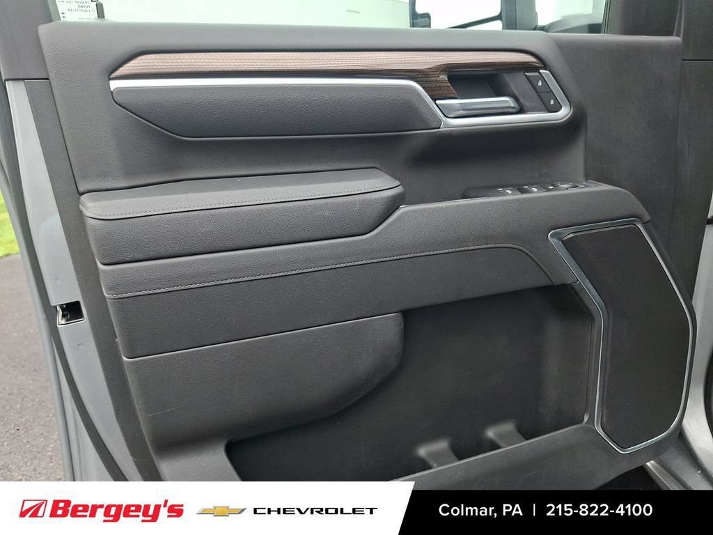 Used 2025 Chevrolet Silverado 2500 LT w/ Convenience Package AWD/4WD image 15