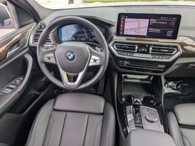 Used 2024 BMW X4 xDrive30i w/ Parking Assistance Package AWD/4WD image 15