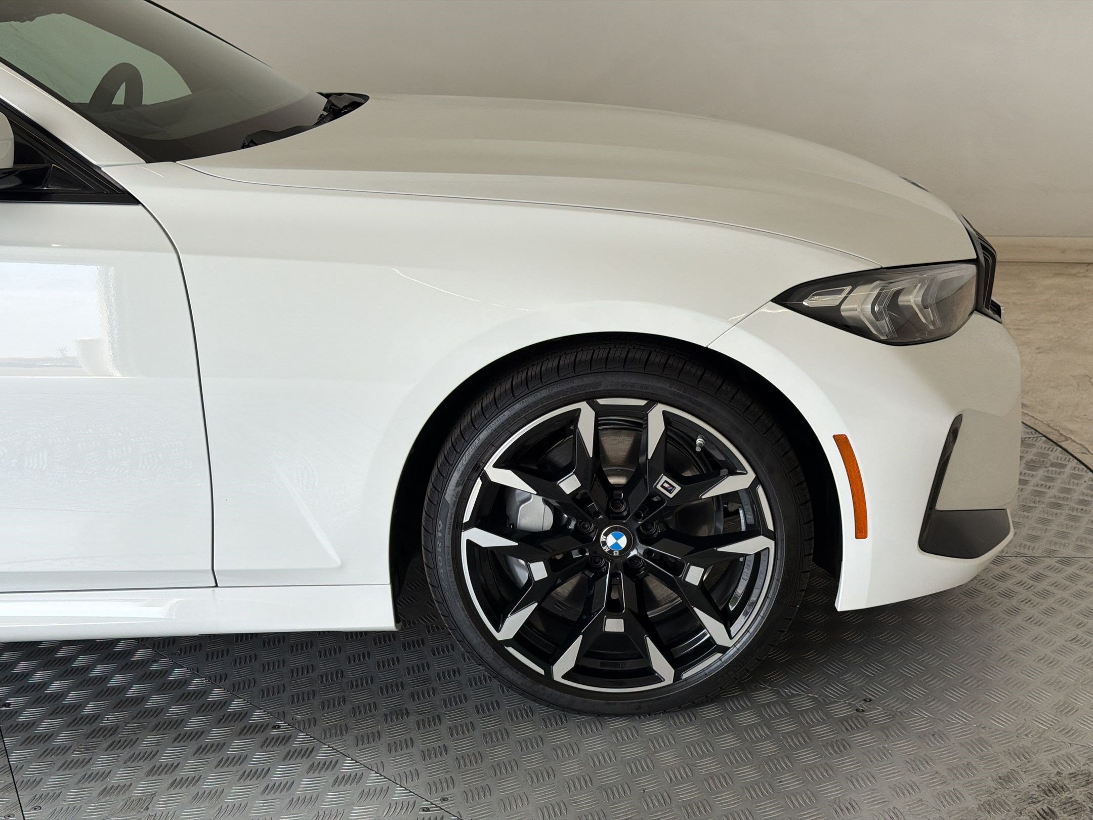 New 2026 BMW 330i xDrive Sedan w/ M Sport Package AWD/4WD image 13
