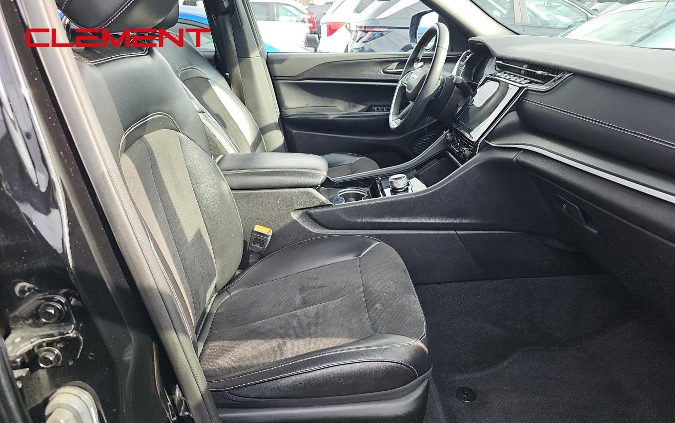 Used 2023 Jeep Grand Cherokee L Laredo image 12