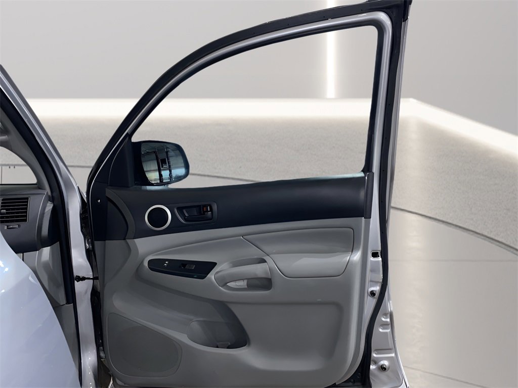 Used 2014 Toyota Tacoma 4x4 Access Cab V6 image 12