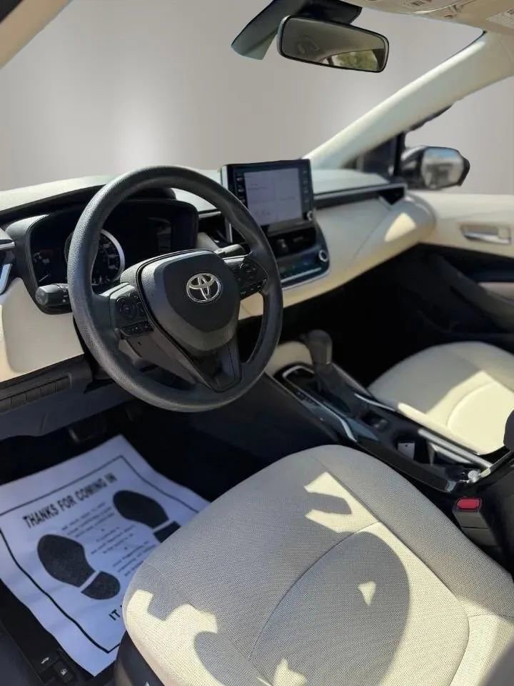 Used 2021 Toyota Corolla LE FWD image 9