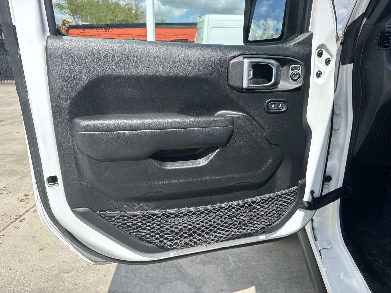 Used 2022 Jeep Wrangler Willys image 11