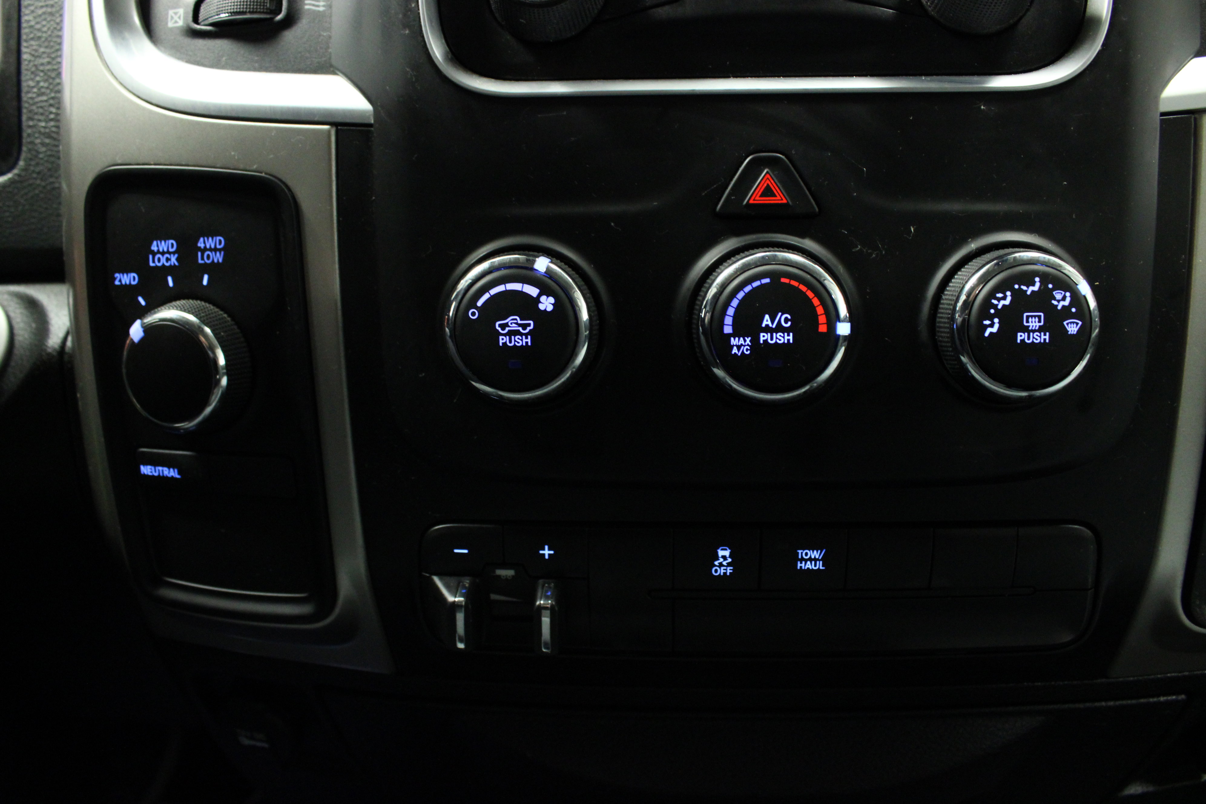 Used 2018 RAM 2500 SLT image 26