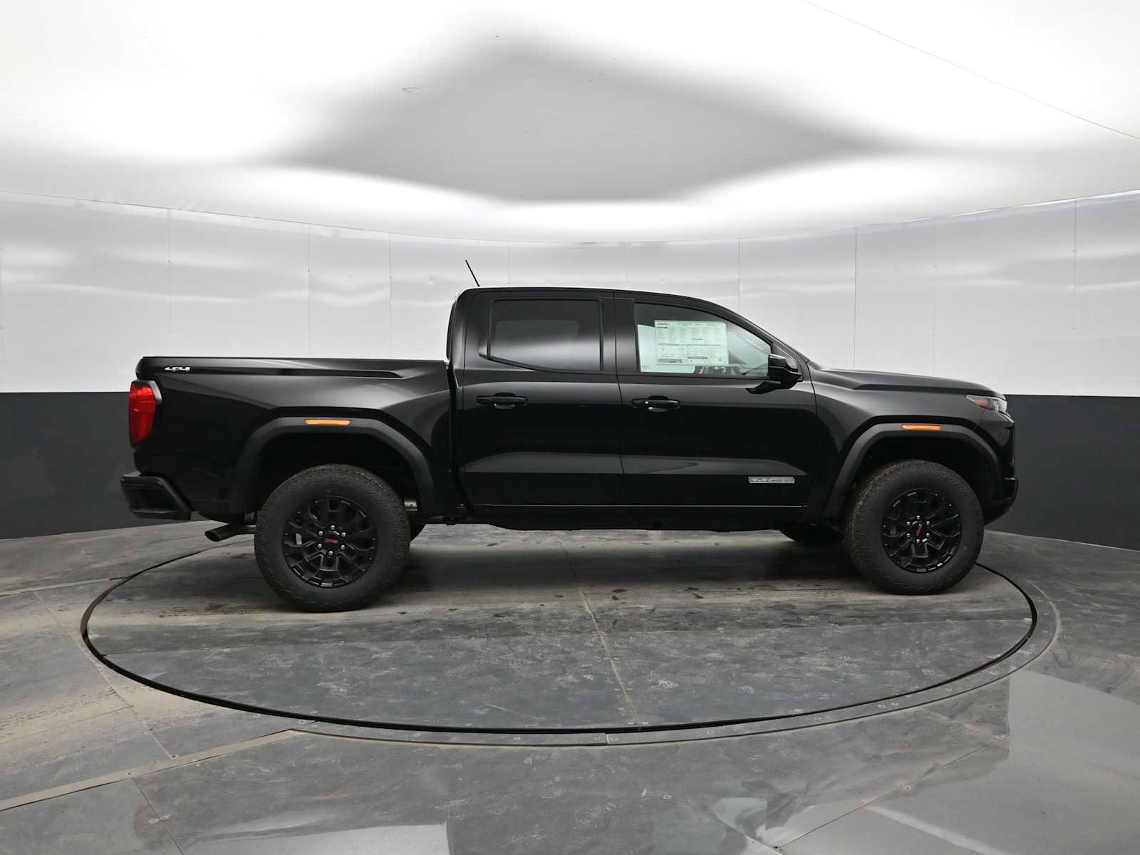 New 2026 GMC Canyon Elevation w/ Convenience Package image 9