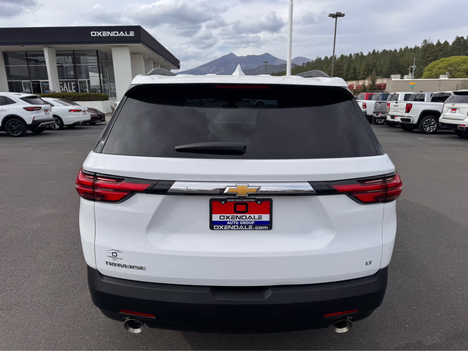 Used 2023 Chevrolet Traverse LT image 4