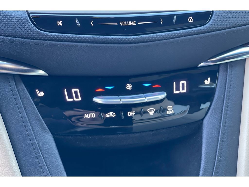 Used 2017 Cadillac XT5 Luxury w/ Driver Awareness Package image 29