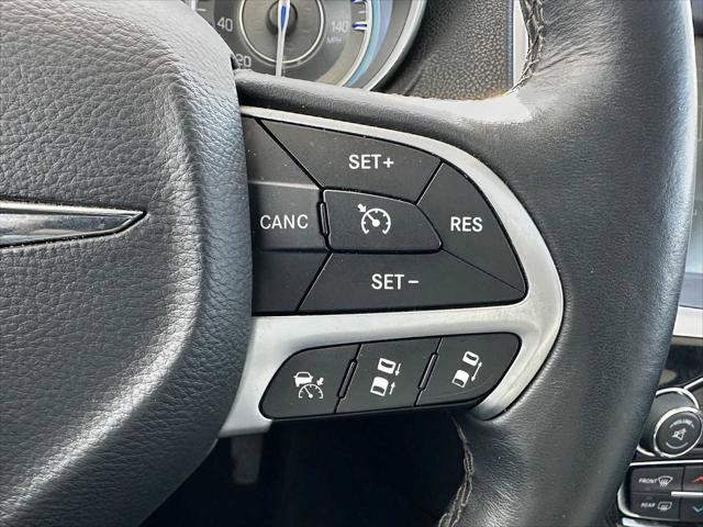 Used 2015 Chrysler 300 C w/ Light Group image 38