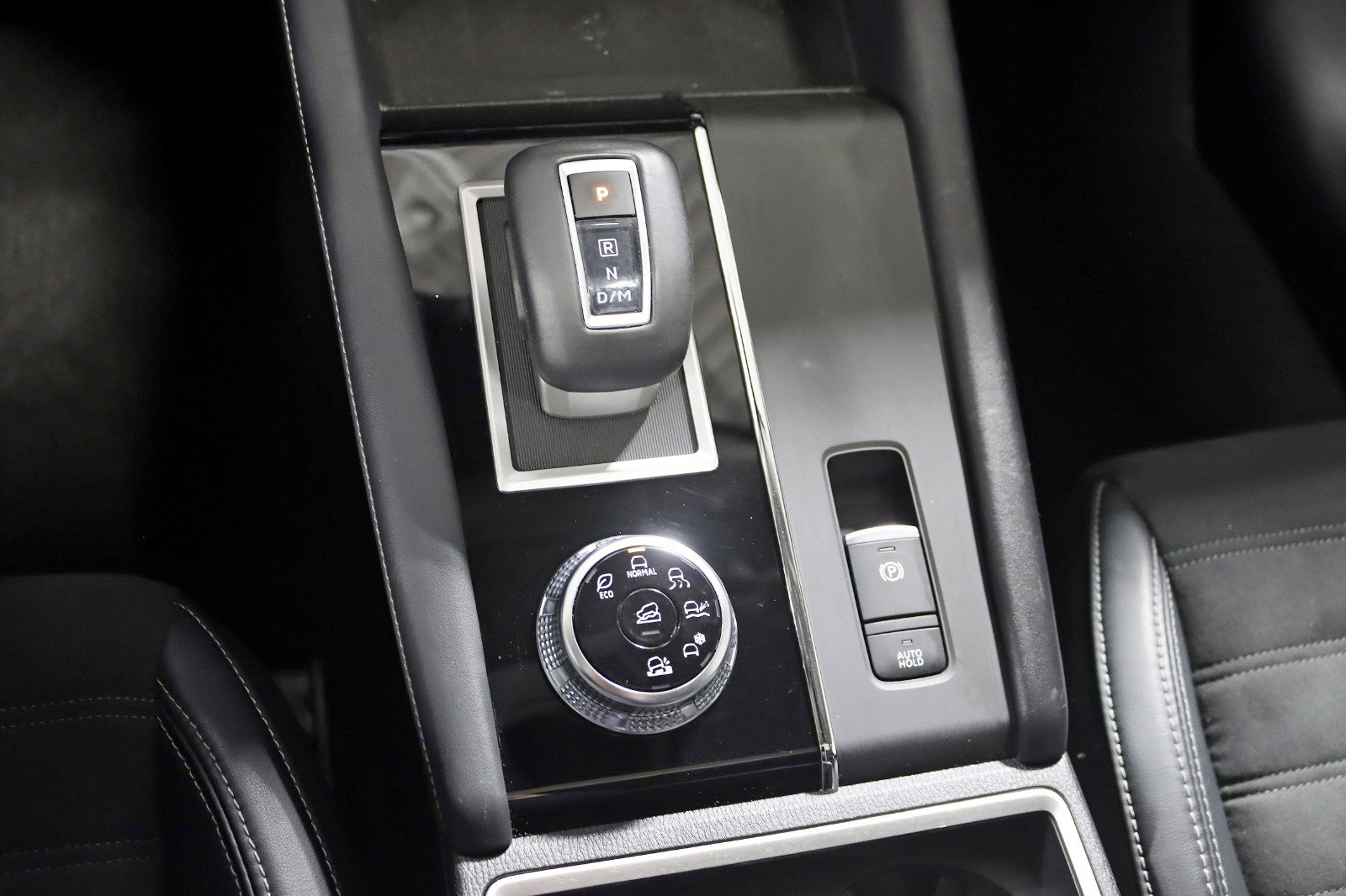 Used 2022 Mitsubishi Outlander SE image 21