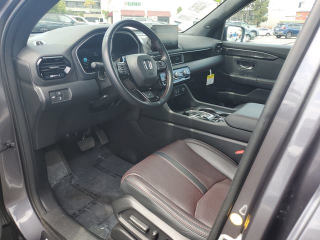 Certified 2025 Honda Pilot Black Edition image 20