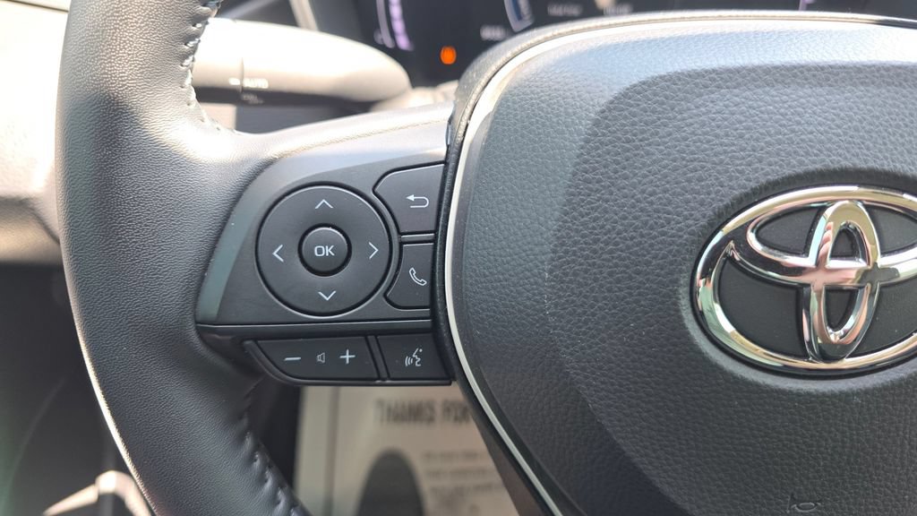 Used 2025 Toyota Corolla XLE FWD image 27