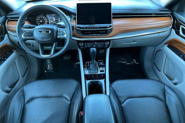 Certified 2024 Jeep Compass Limited image 3