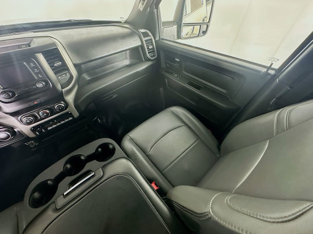 Used 2024 RAM 2500 Tradesman w/ Chrome Appearance Group image 11