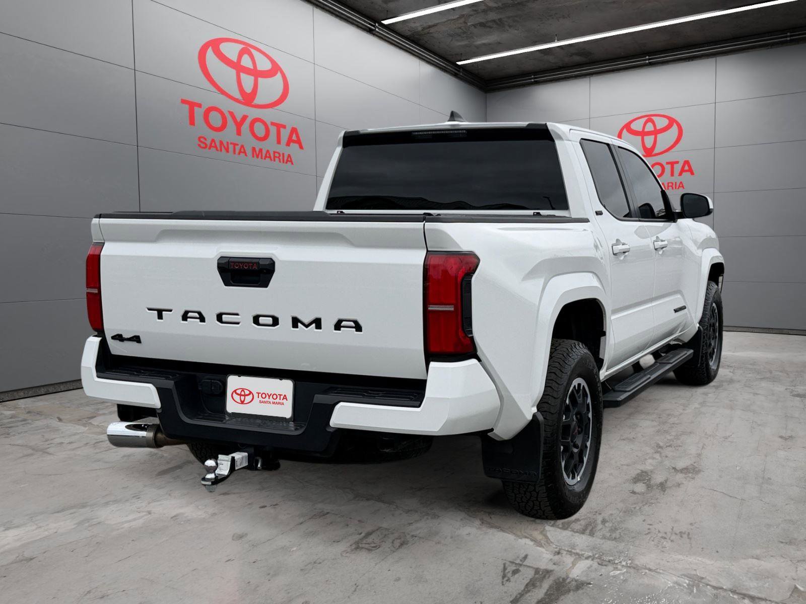 Used 2025 Toyota Tacoma SR5 AWD/4WD image 10