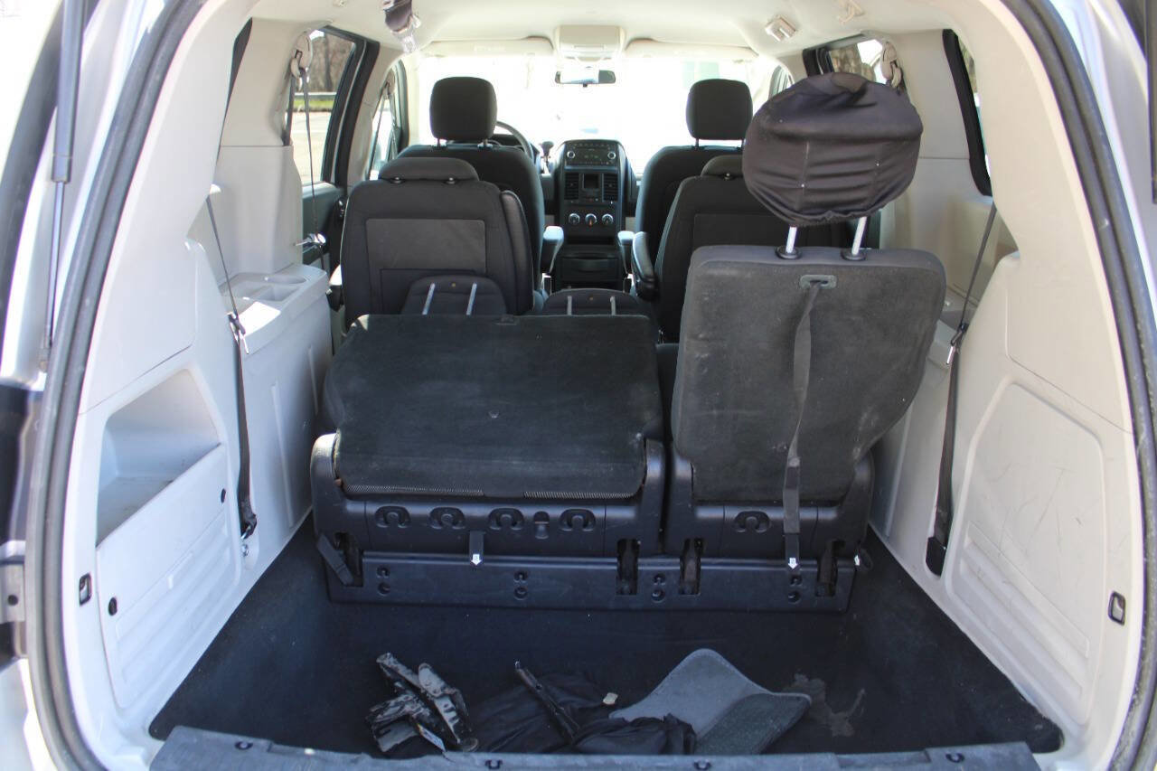 Used 2009 Dodge Grand Caravan SE image 13