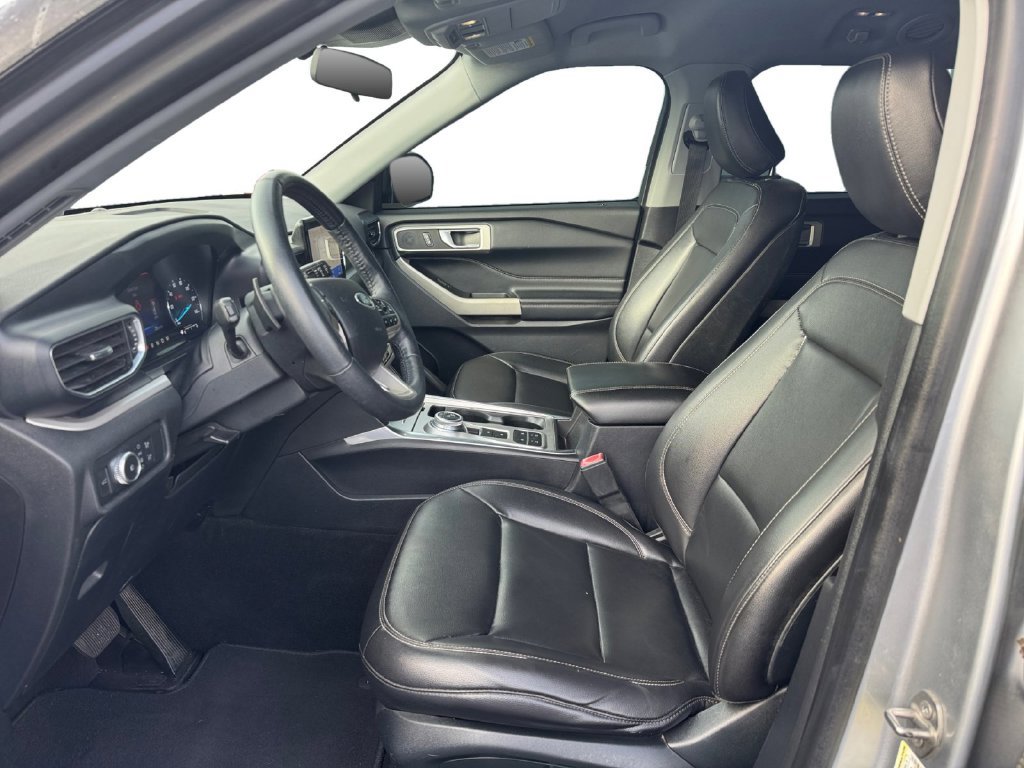 Used 2020 Ford Explorer XLT w/ Equipment Group 202A RWD image 11
