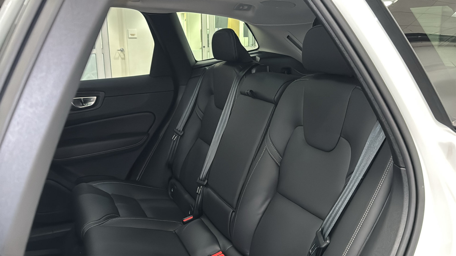 Used 2024 Volvo XC60 B5 Ultimate w/ Climate Package AWD/4WD image 26