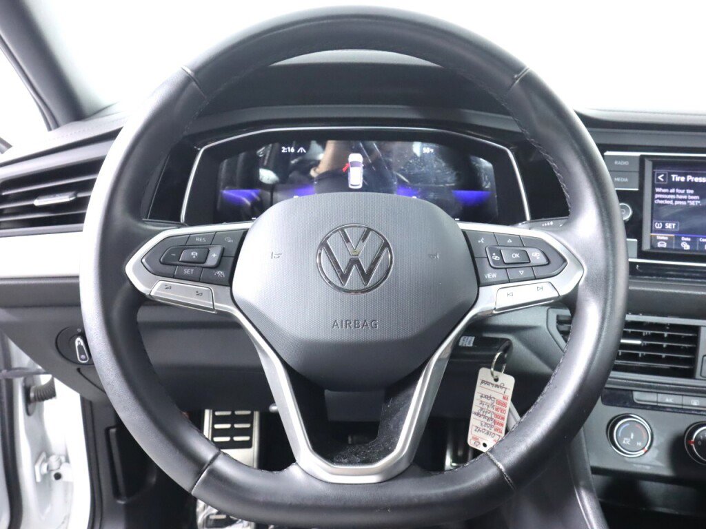 Used 2023 Volkswagen Jetta Sport image 11