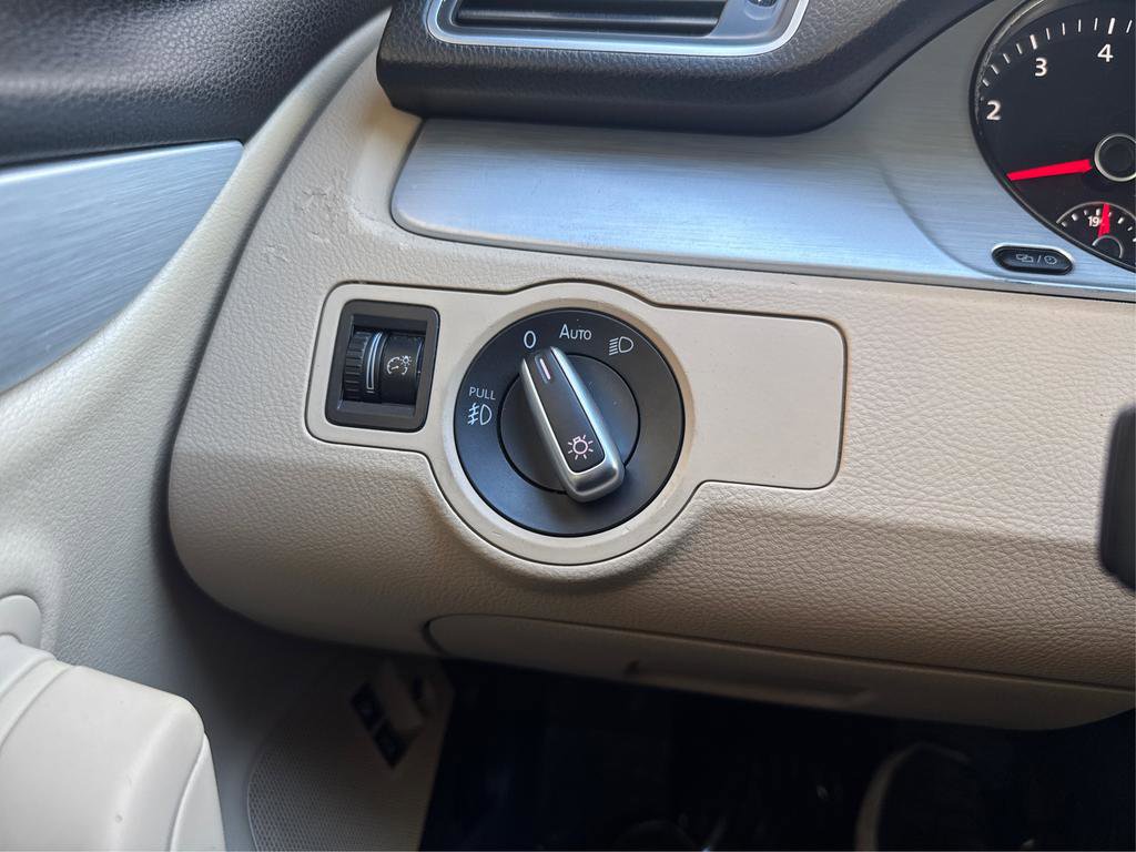 Used 2016 Volkswagen CC Sport image 16