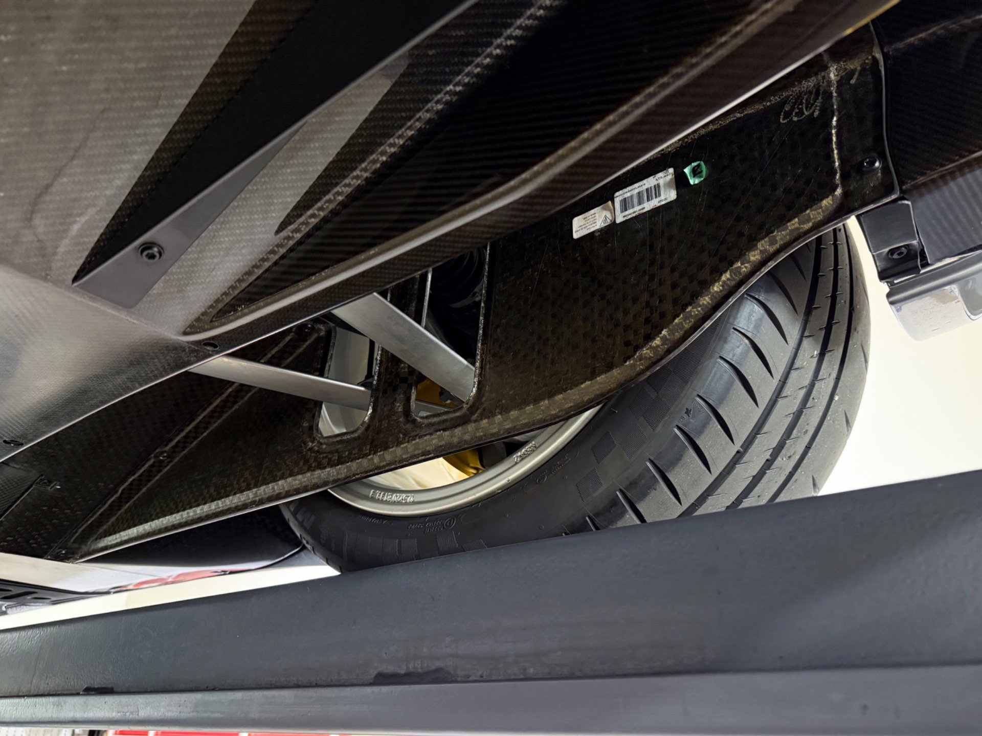Used 2004 Porsche Carrera GT RWD image 99