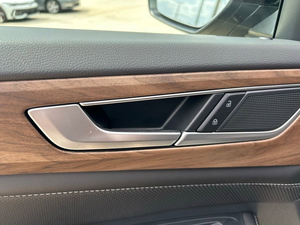 New 2026 Volkswagen Atlas SE FWD image 48
