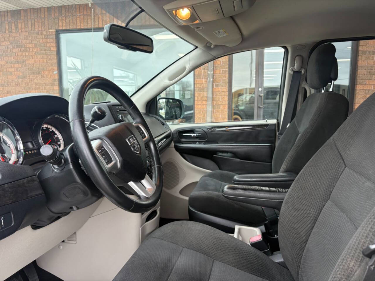 Used 2016 Dodge Grand Caravan SE w/ Quick Order Package 29E SE image 9