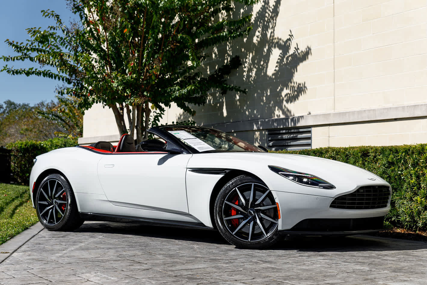 Used 2019 Aston Martin DB11 Volante image 15