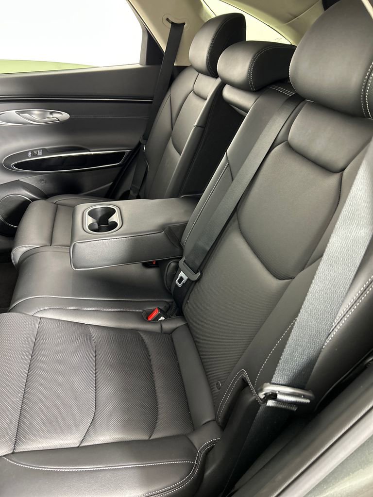 Used 2025 Genesis GV70 2.5T image 17