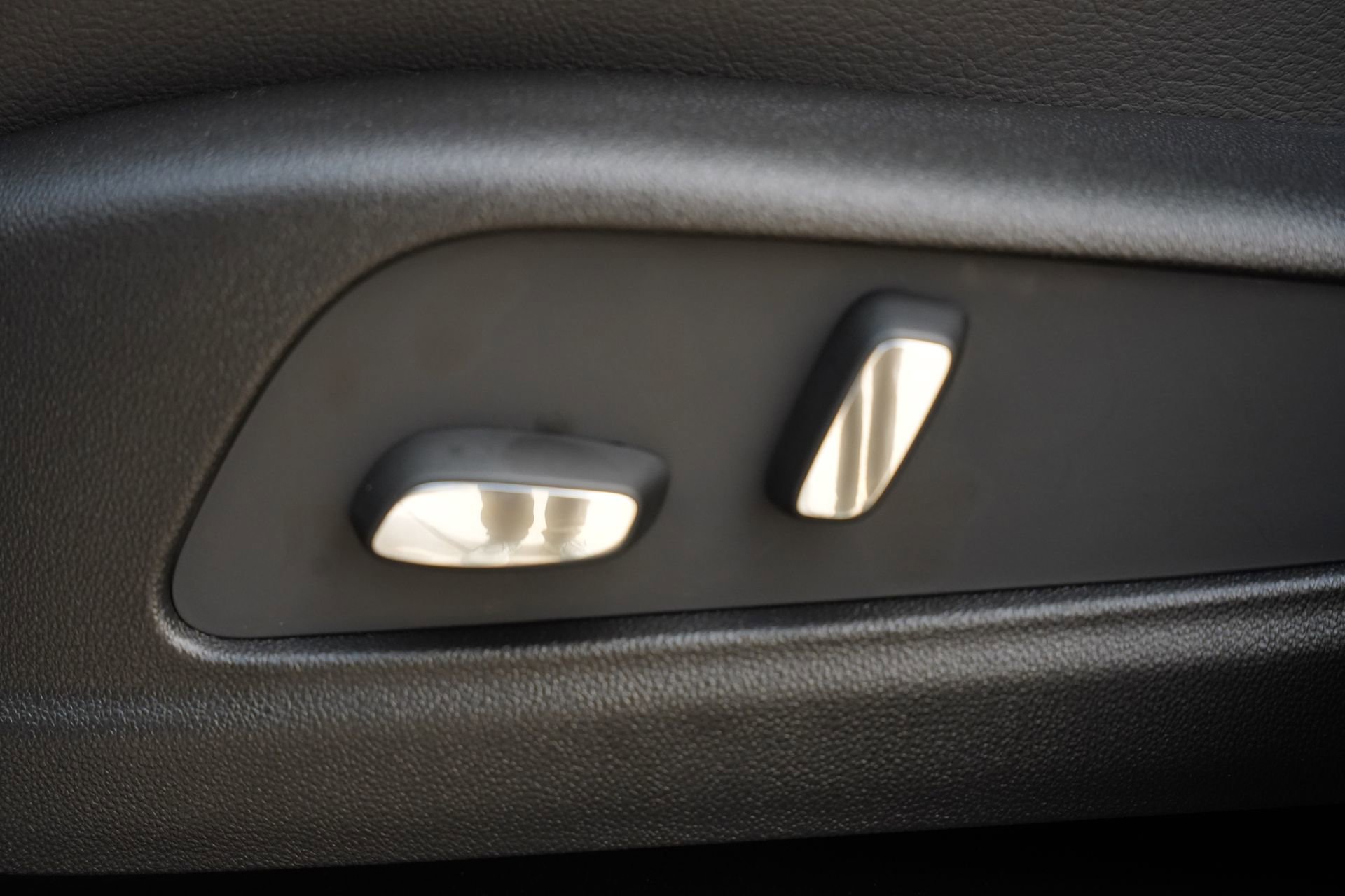 New 2026 Cadillac XT5 Luxury w/ LPO, Floor Liner Package image 16