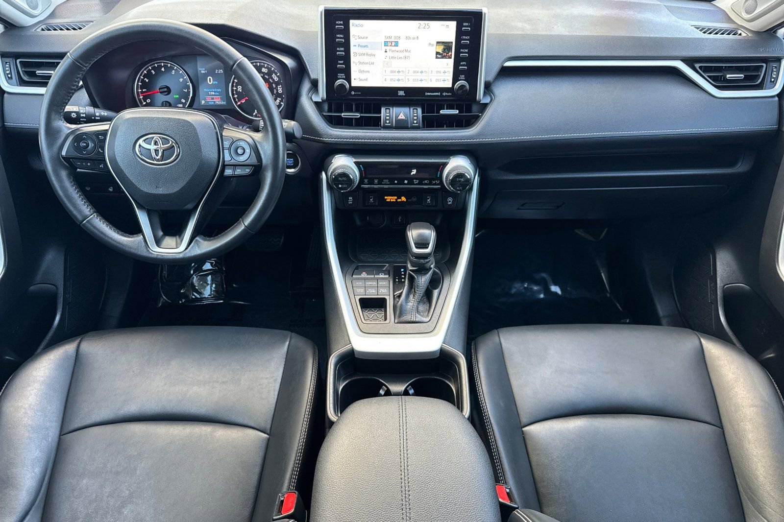 Used 2021 Toyota RAV4 XLE Premium image 13