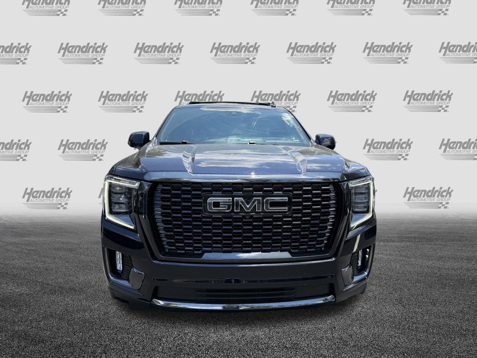 Used 2023 GMC Yukon Denali Ultimate AWD/4WD image 3