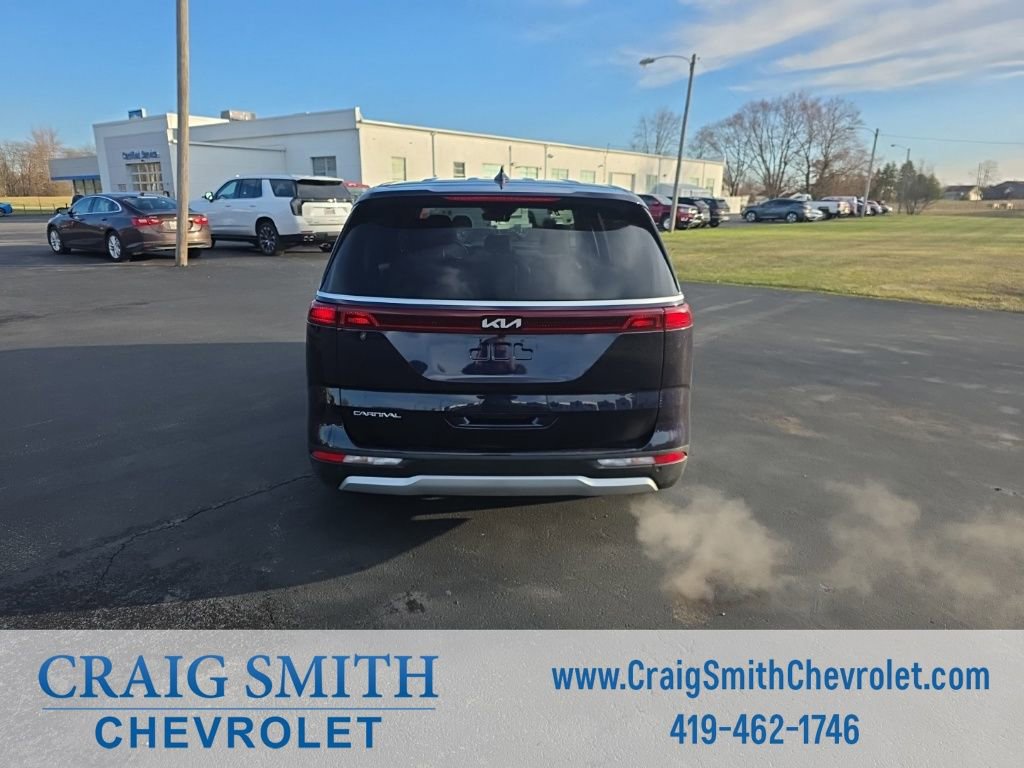 Used 2024 Kia Carnival LX image 5