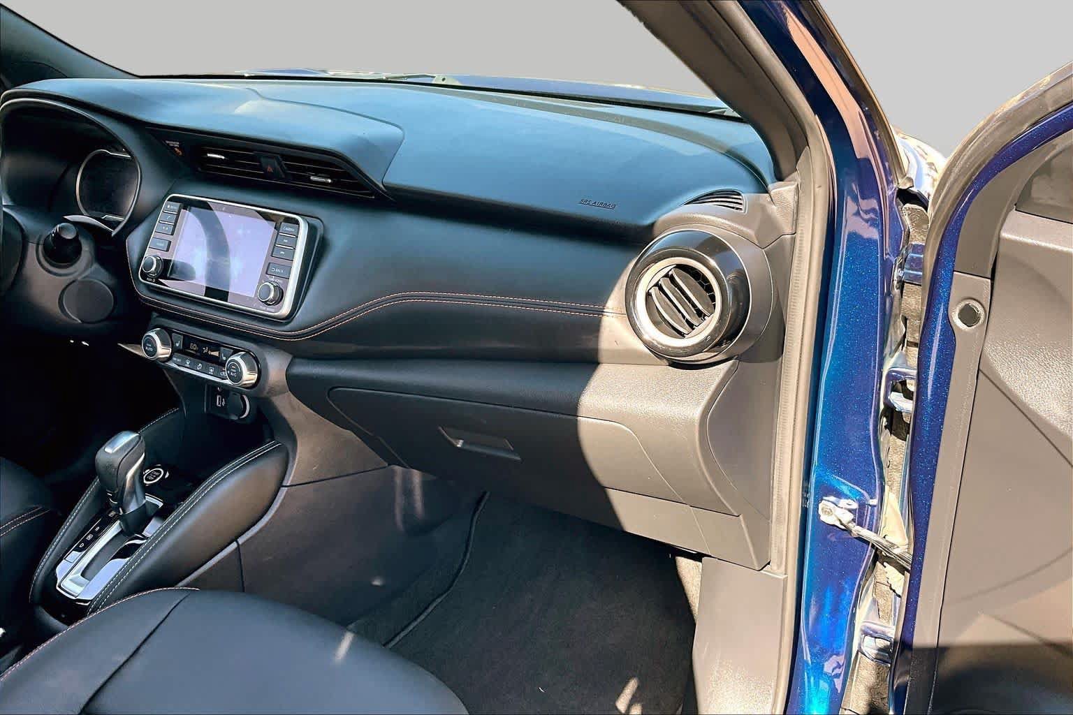 Used 2019 Nissan Kicks SR w/ SR Premium Package FWD image 16