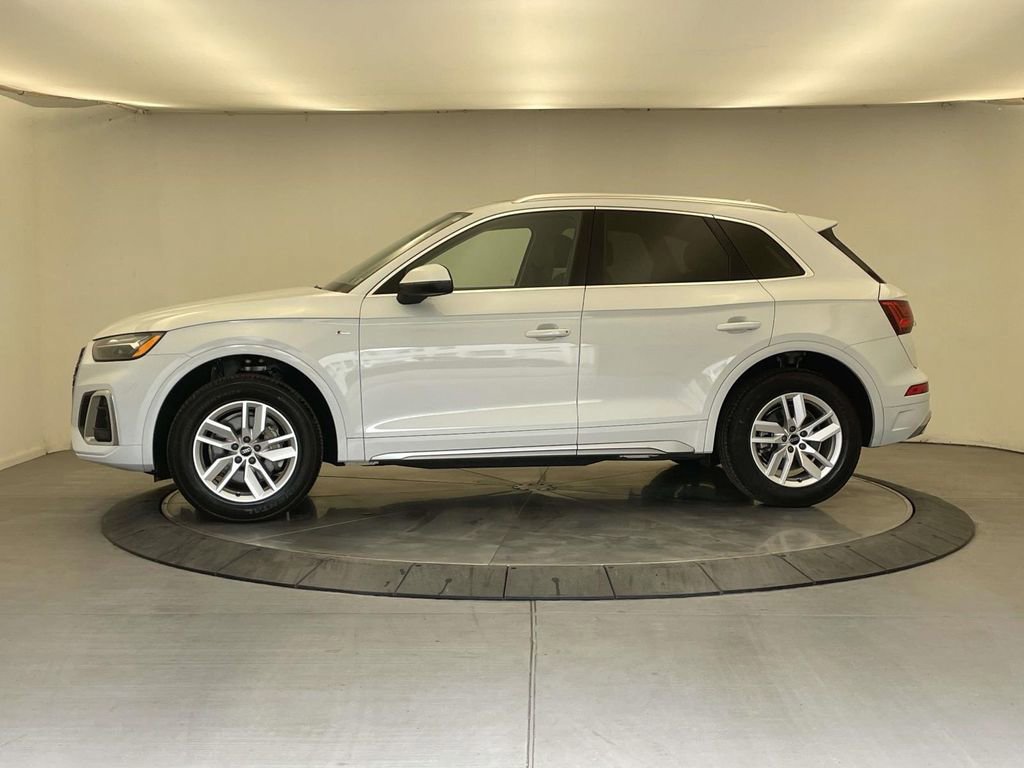 Certified 2023 Audi Q5 2.0T Premium w/ Convenience Package AWD/4WD image 2
