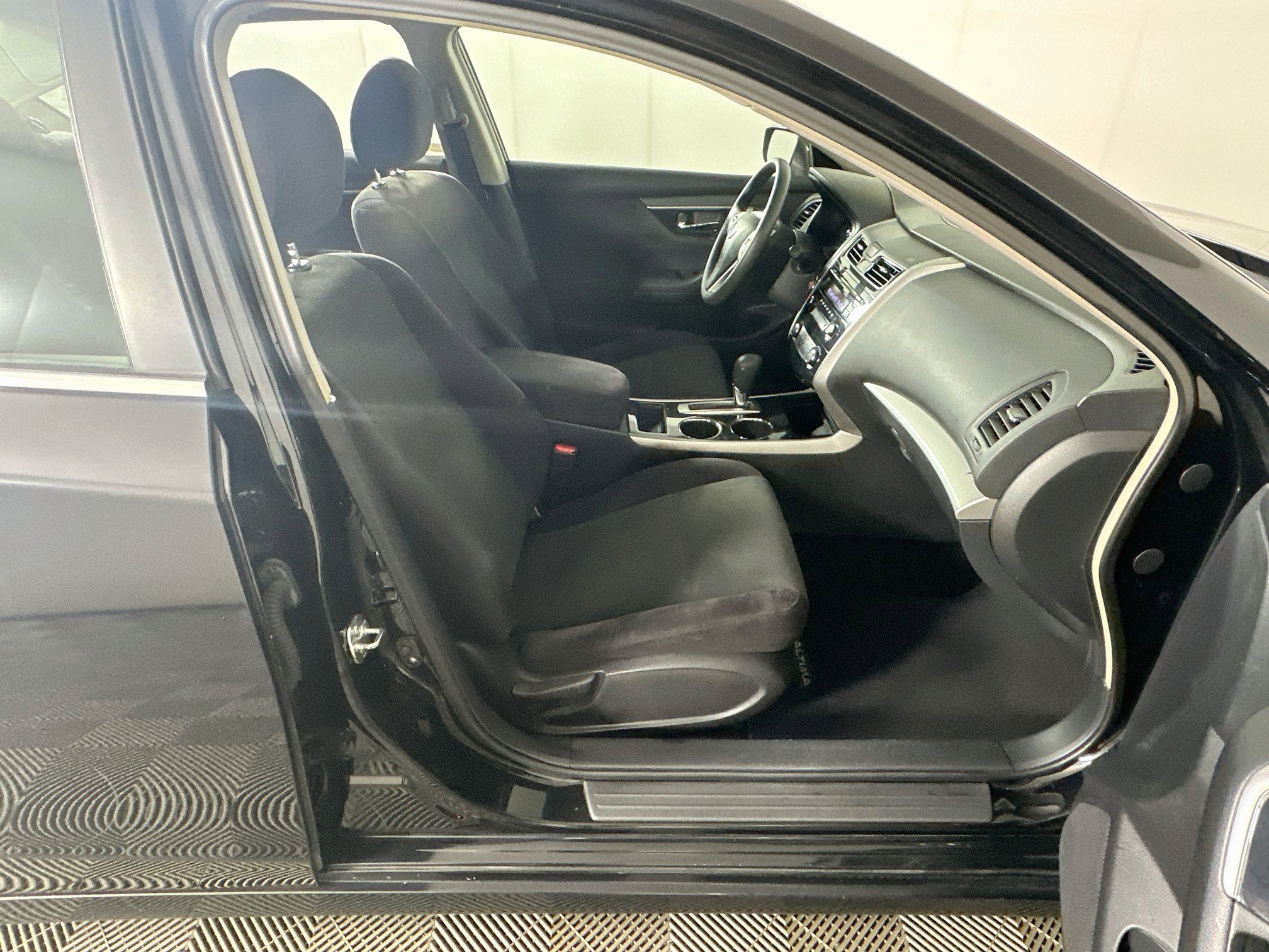 Used 2013 Nissan Altima 2.5 S FWD image 27