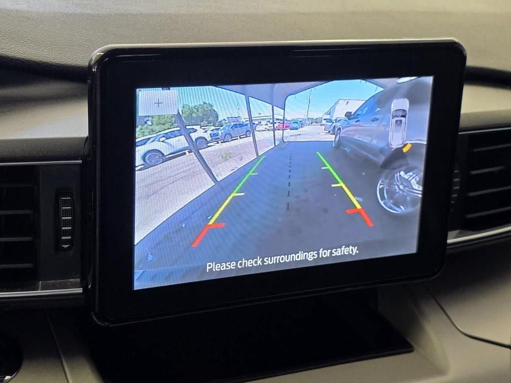 Used 2023 Ford Explorer XLT w/ Equipment Group 202A RWD image 15