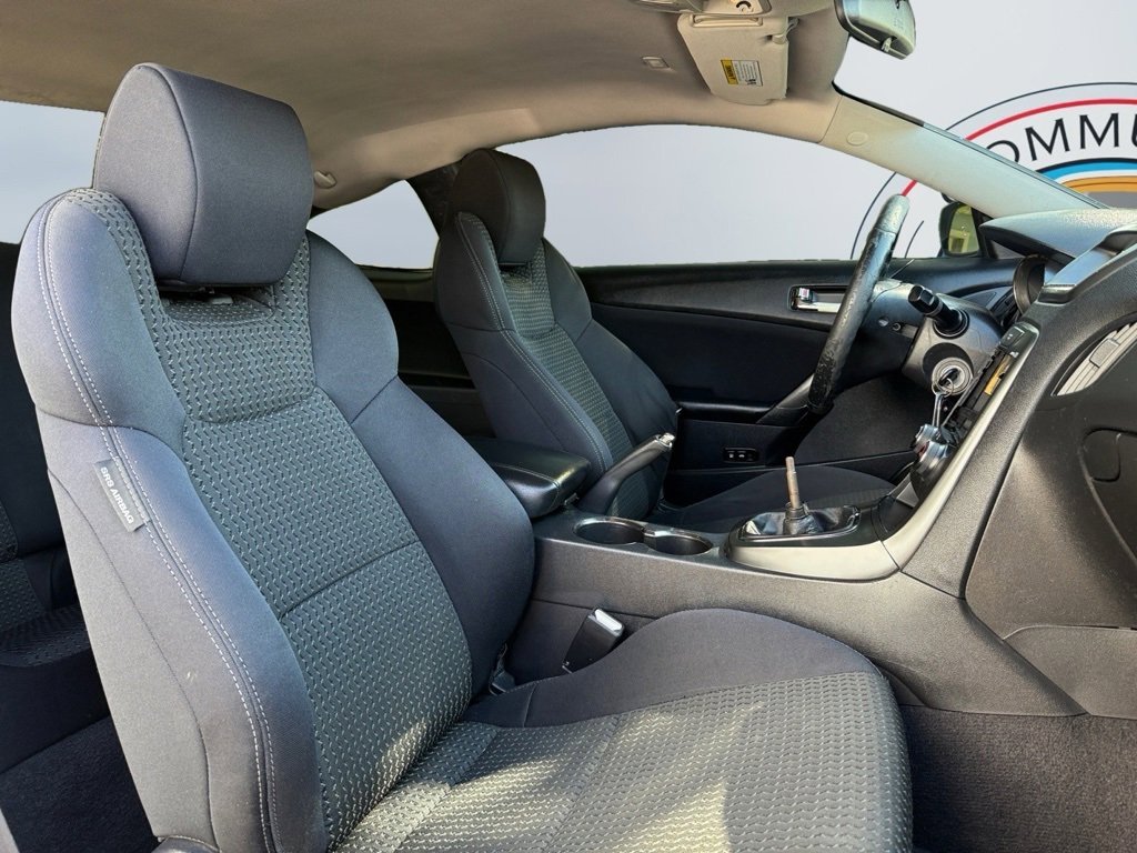 Used 2011 Hyundai Genesis 2.0T image 11