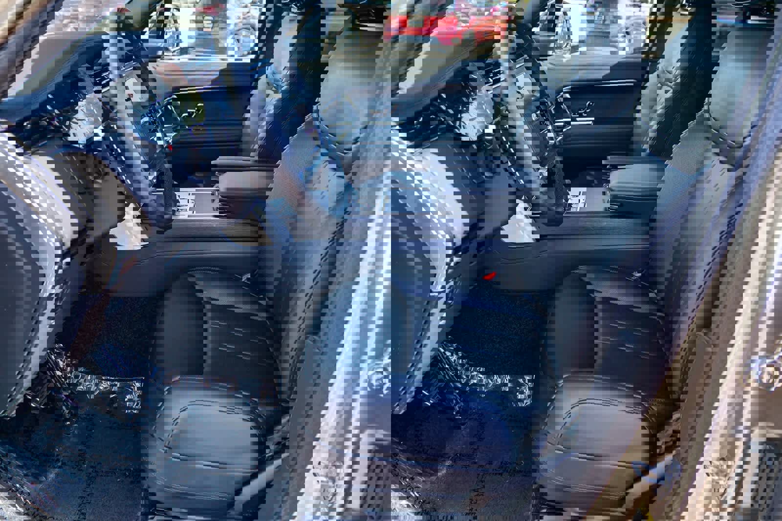 New 2026 Land Rover Range Rover Long Wheelbase SE image 19