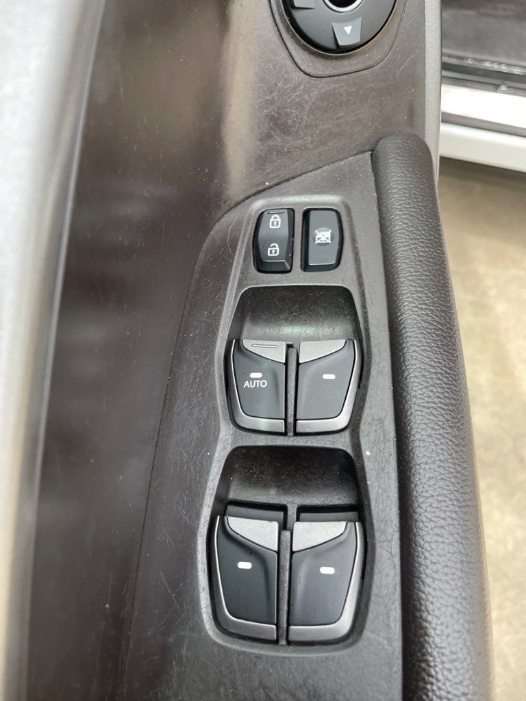 Used 2013 Hyundai Santa Fe Sport FWD image 15
