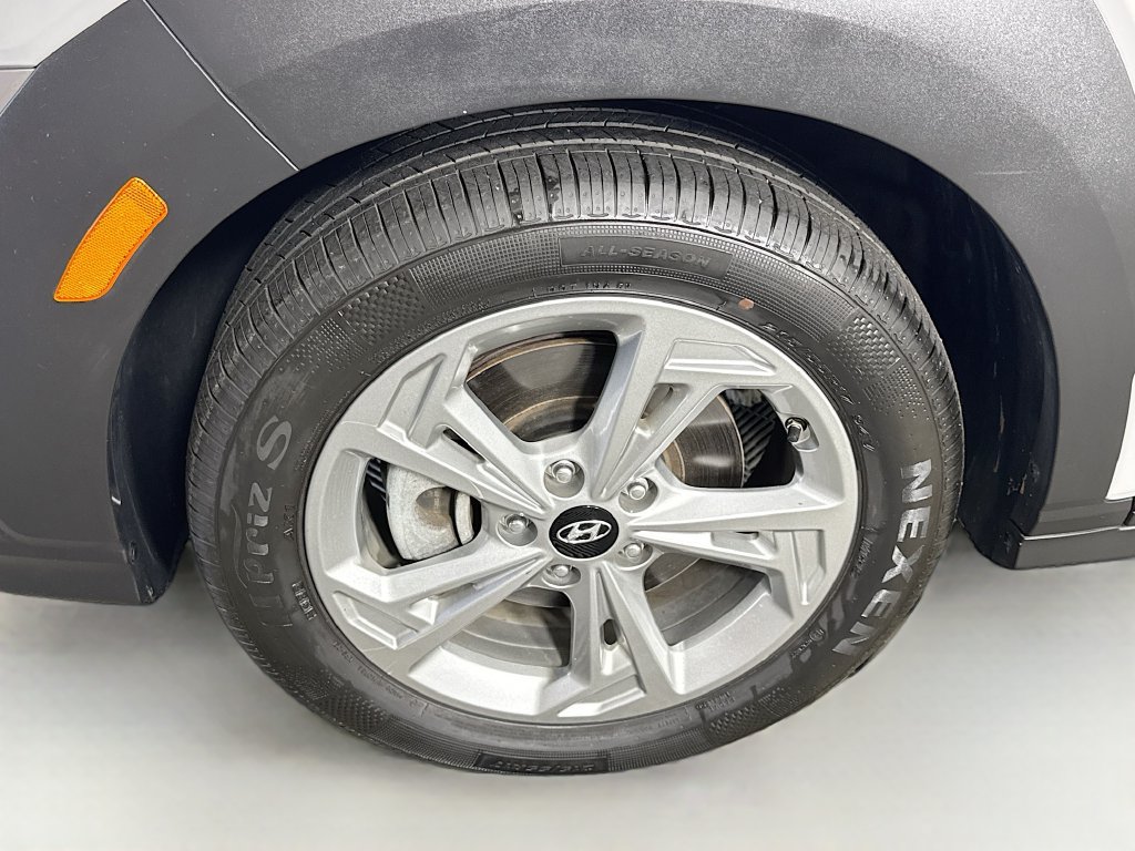 Used 2023 Hyundai Kona SEL w/ Convenience Package AWD/4WD image 4