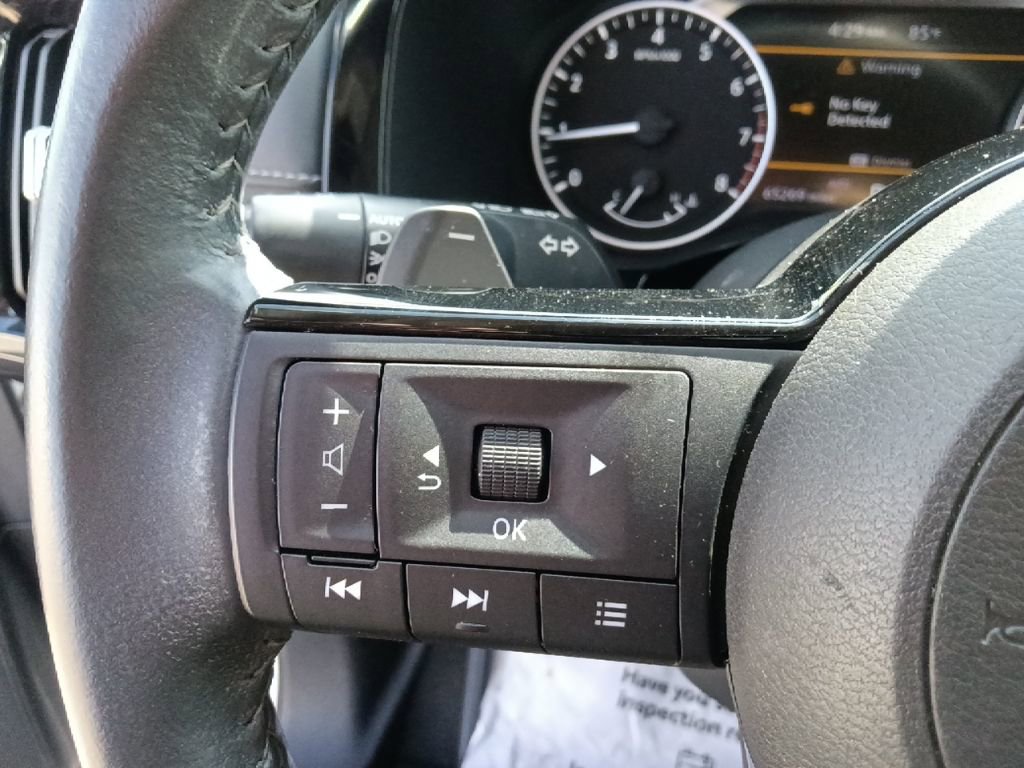 Used 2022 Nissan Pathfinder SV w/ SV Premium Package image 18