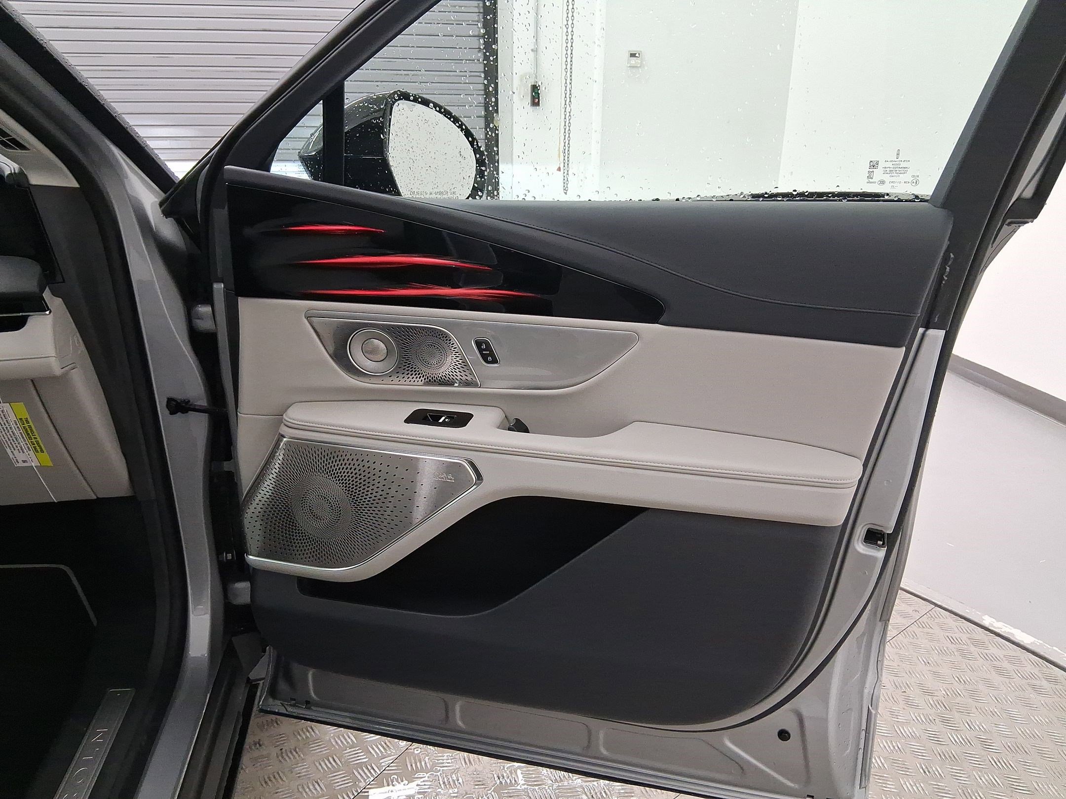 Used 2026 Lincoln Nautilus Reserve image 33