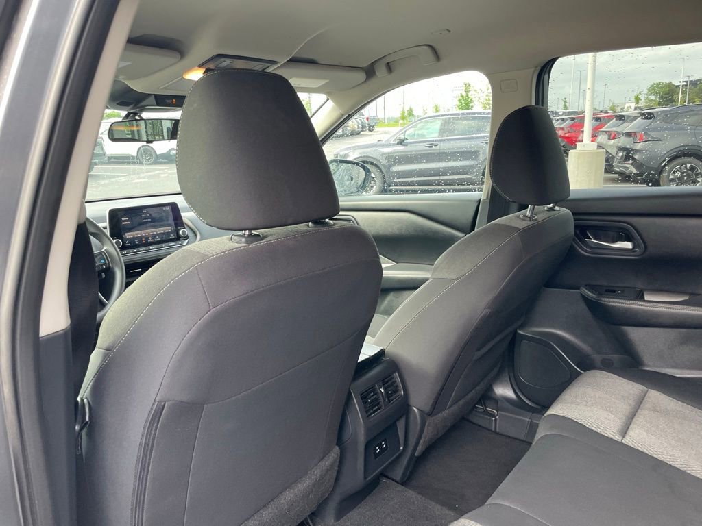 Used 2024 Nissan Rogue SV AWD/4WD image 25