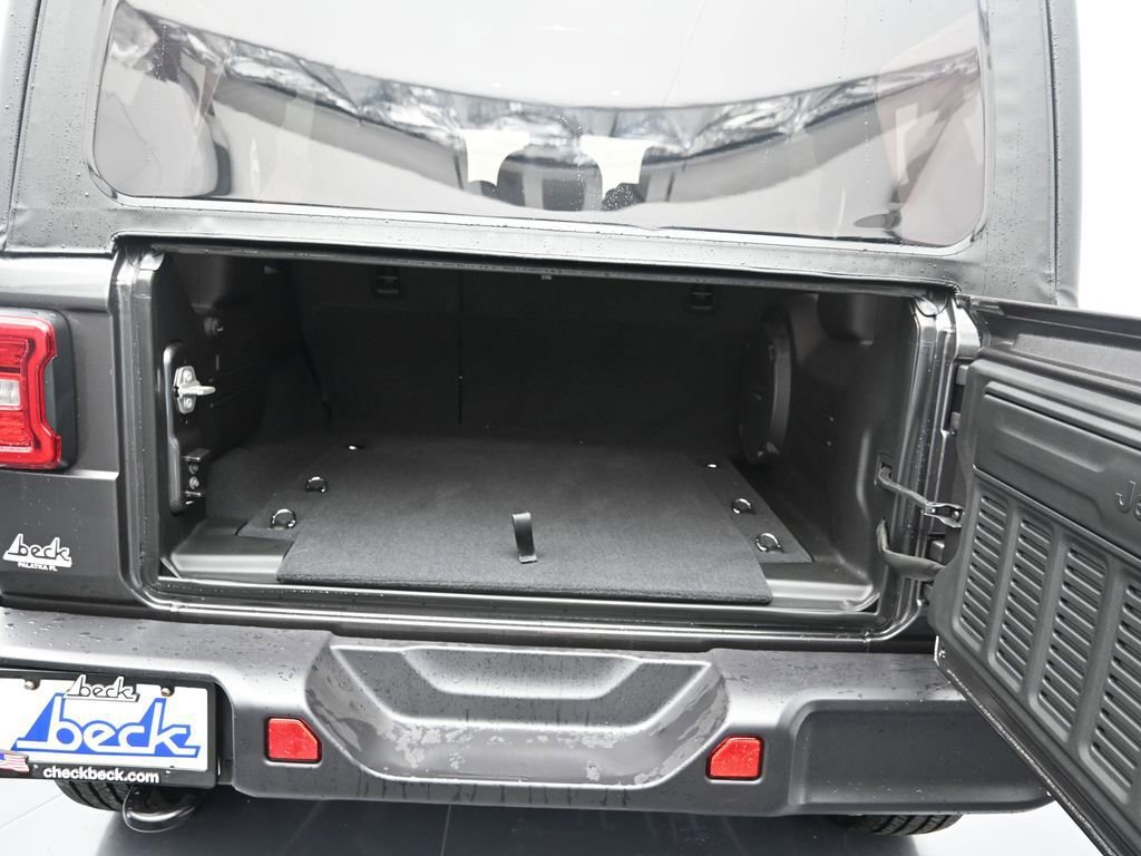 New 2025 Jeep Wrangler Sahara w/ Technology Group image 27