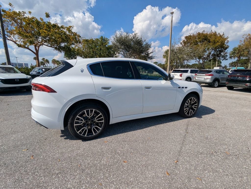 Used 2025 Mercedes-Benz GLB 250 4MATIC image 26